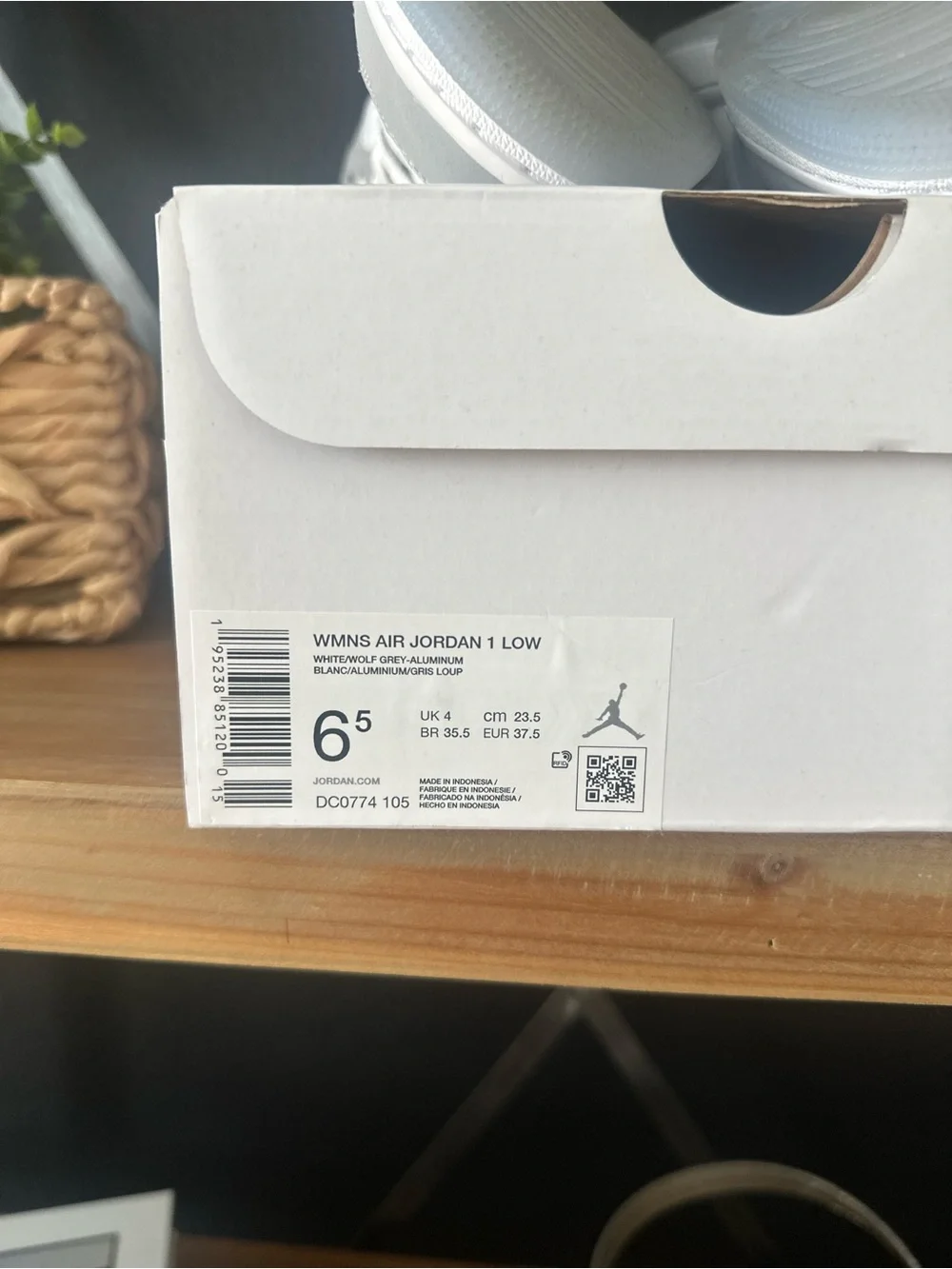 Jordan Womens Low-Top Sneakers in White and Light Gray